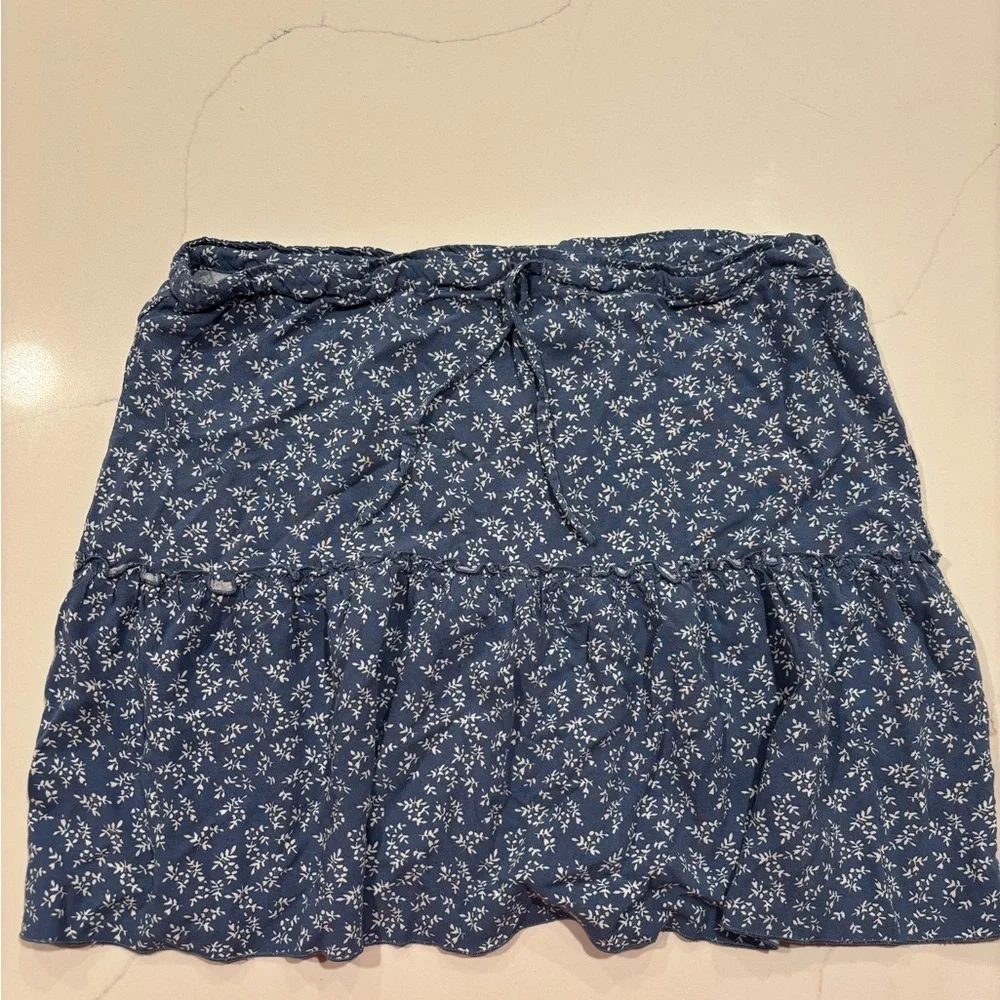 Brandy Melville Navy & White Floral Skirt​